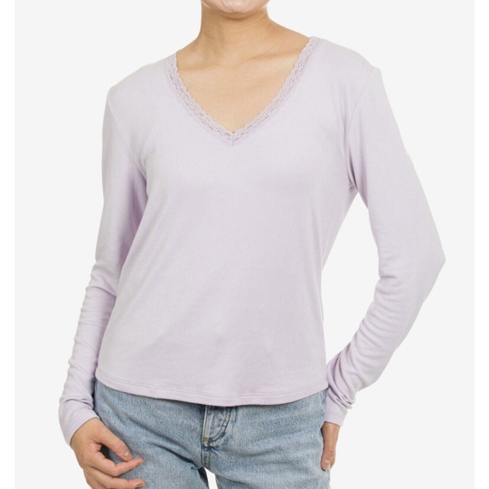 Hippie Rose Juniors Lace Trim V Neck Top XS Lilac Shade New with Tags Soft Cozy